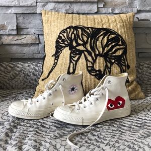 💥SOLD💥 Comme Des Garçons Play converse